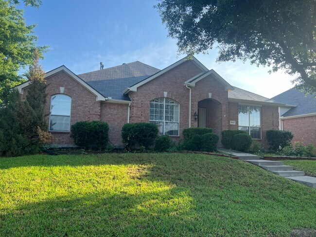 Building Photo - 3557 Kimble Dr