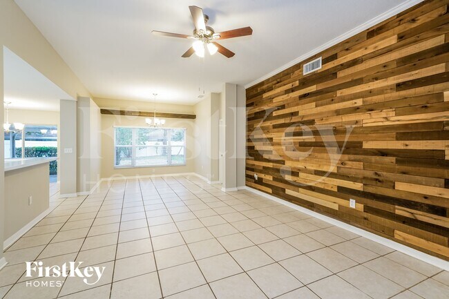 Foto del edificio - 28807 Skyglade Pl