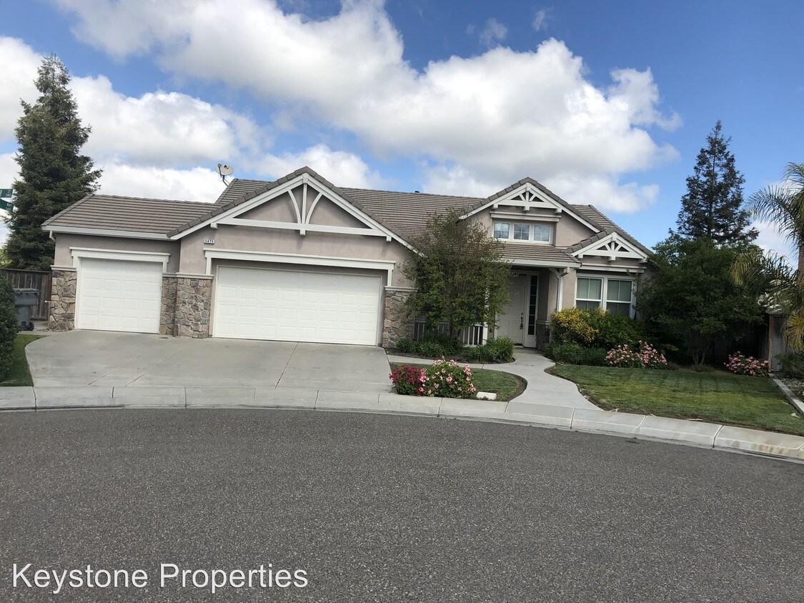 Primary Photo - 4 br, 3 bath House - 5475 Cooper Ct.