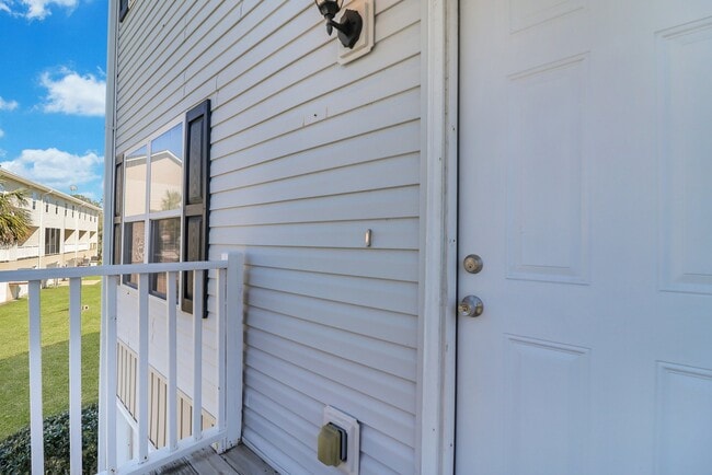 Foto del edificio - 324 Laurel Oak Ln