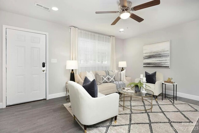 Building Photo - 3216 Credenza Rd