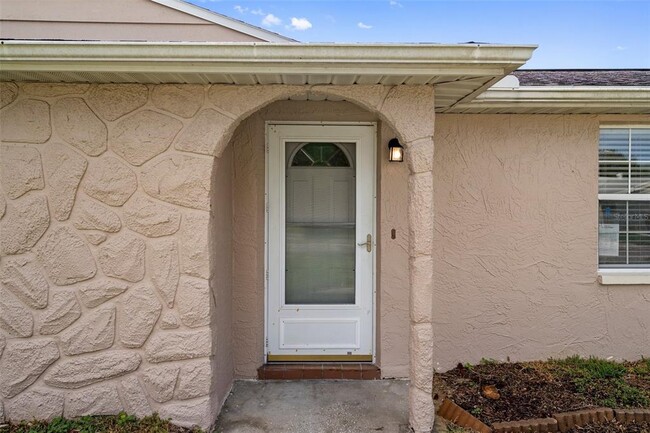 Building Photo - 9740 Lamantin Dr