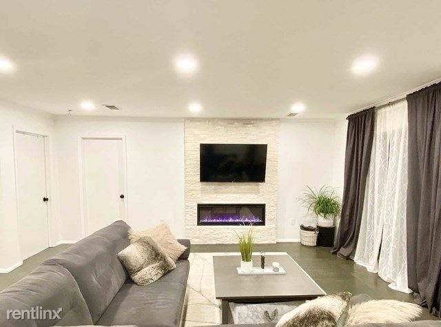 Building Photo - 1 br, 1.5 bath Condo - 69 Rome St