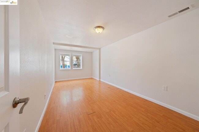 Building Photo - 1406 9th St