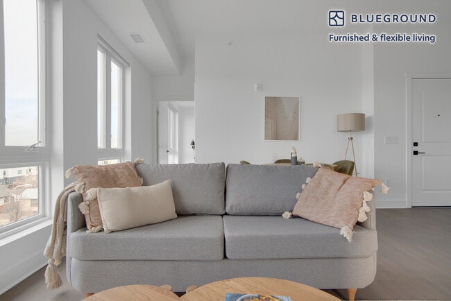 Foto del edificio - 1586 Hooker St