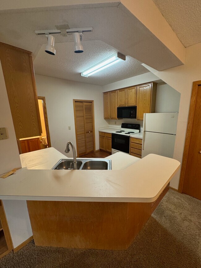 Building Photo - 4275 Merrimac Lane North