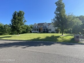 Building Photo - 15 Hope Dr