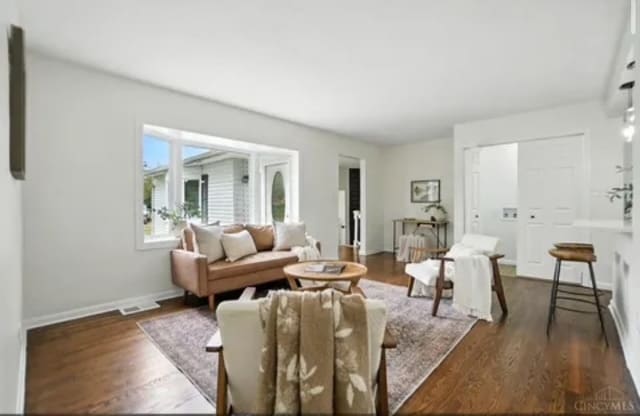 Building Photo - 427 Old 122 Rd