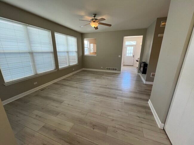 Foto del edificio - 2158 Middlebury Dr