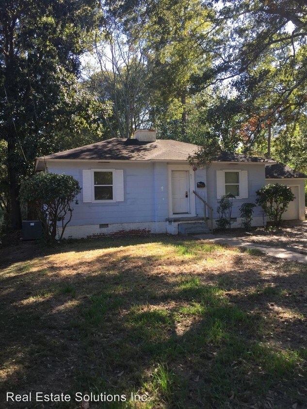 Building Photo - 3 br, 1 bath House - 611 Robinhood Rd.