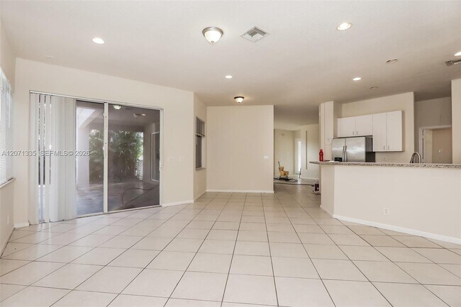 Foto del edificio - 16337 SW 15th St