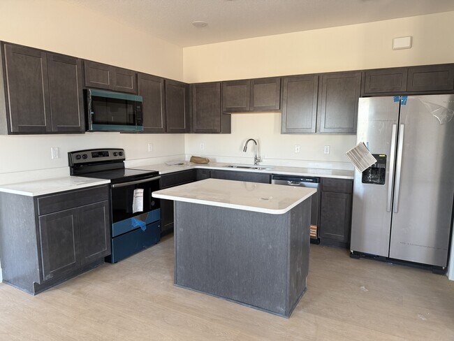 Foto del edificio - 2000 N Reece Ct