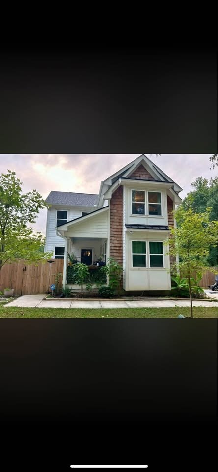 Photo - 1477 Maplewood Dr House