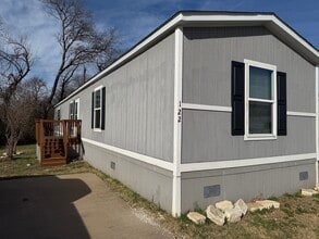 Building Photo - 122 Prairie Dr