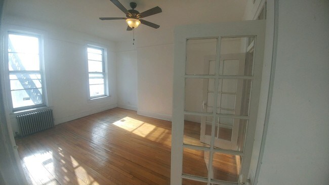 Building Photo - 330 Hicks St