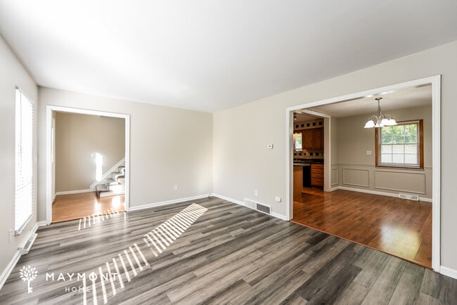 Building Photo - 7172 Grantham Way