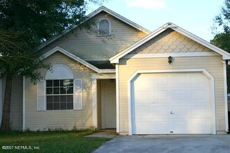 Building Photo - 1862 MacKenzie Ct N