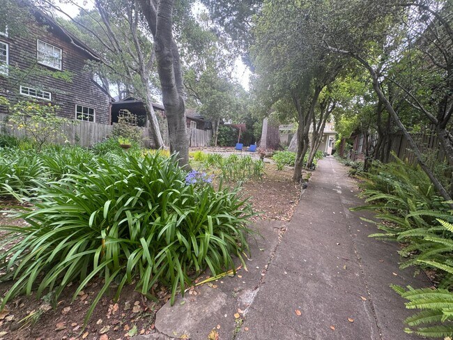 Foto del edificio - 23 Sycamore Ave