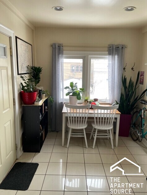 Building Photo - 5419 N Artesian Ave