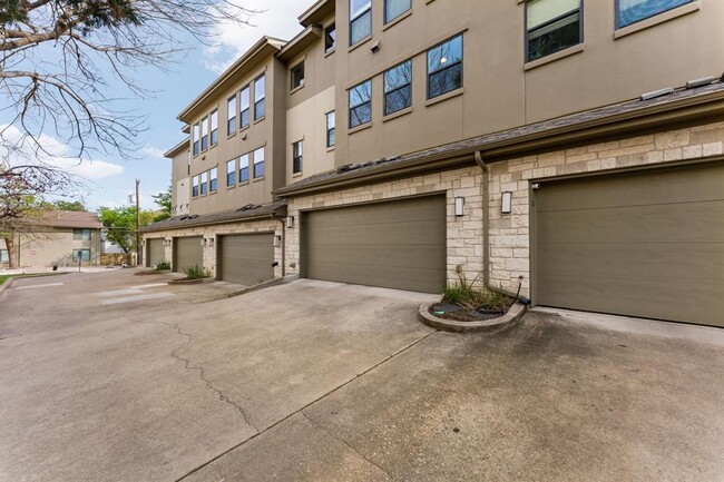 Foto del edificio - 4 Exposition Blvd