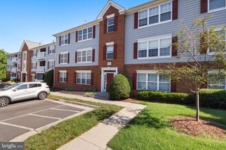 Building Photo - 513 Constellation Square SE
