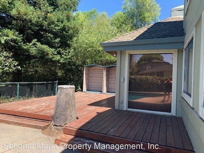 Foto del edificio - 7 br, 3 bath House - 4429 Fairway Drive