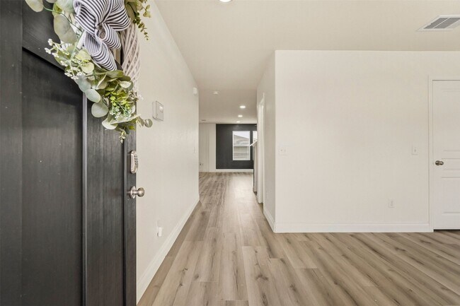 Foto del edificio - 6810 Cortenridge Ln