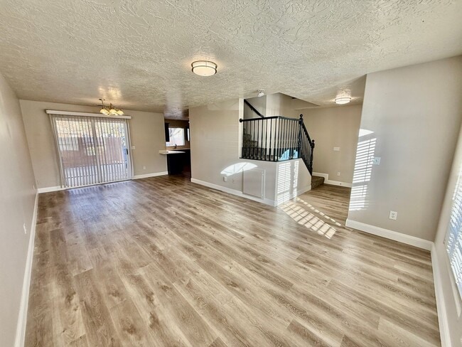 Building Photo - 1065 N 1620 W