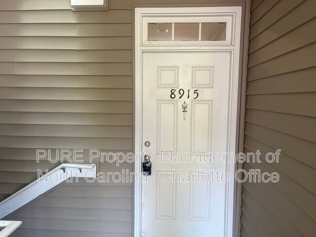 Foto del edificio - 8915 Rosalyn Glen Rd