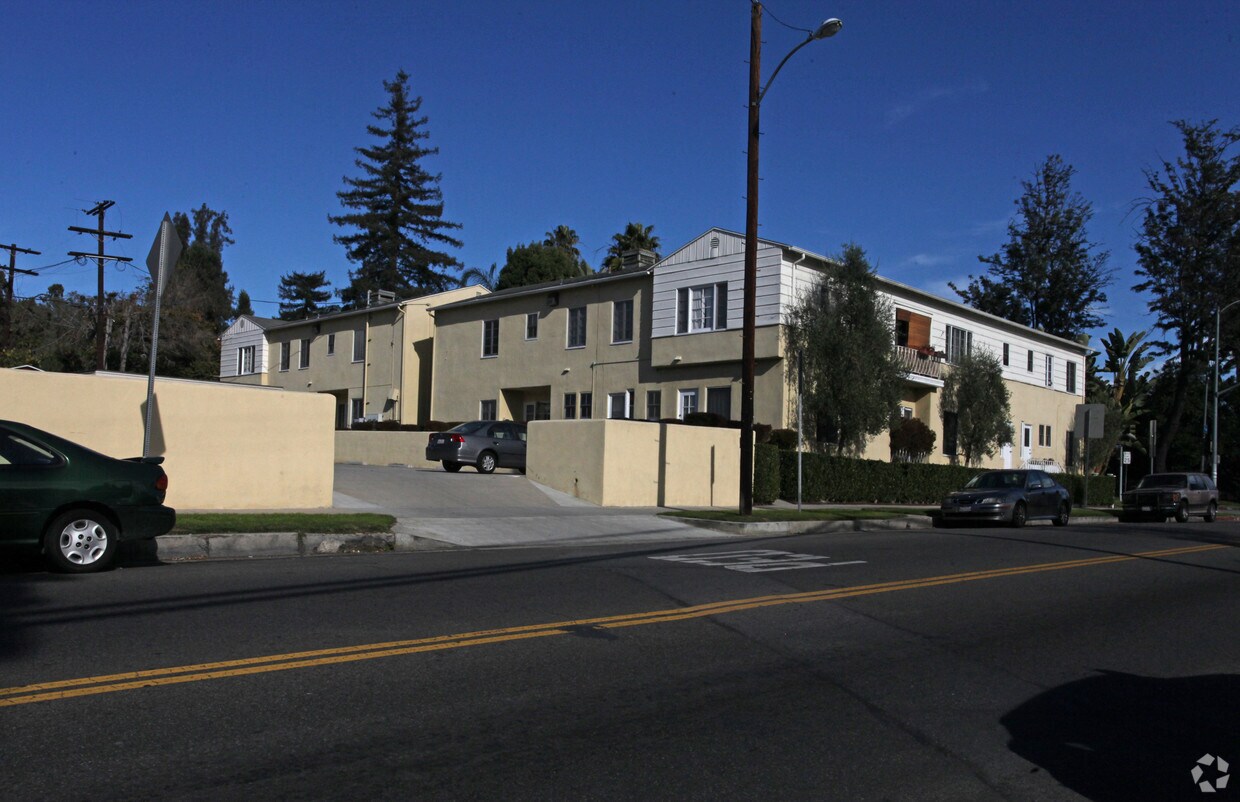 Primary Photo - 1901 N Edgemont St