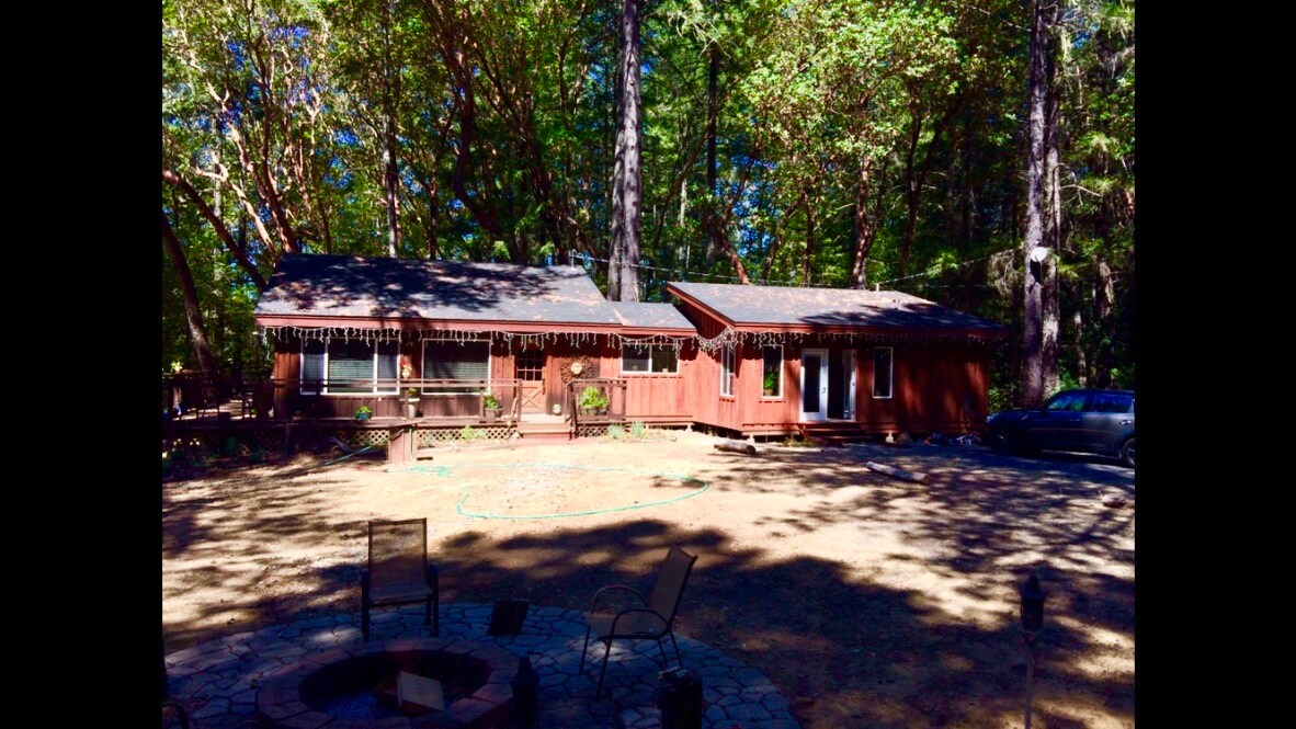 Primary Photo - 4451 Lakewood Dr