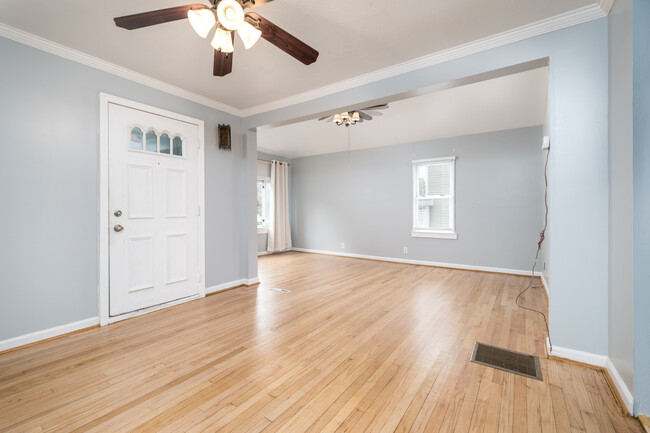 Front door into family room - 1099 North Ave