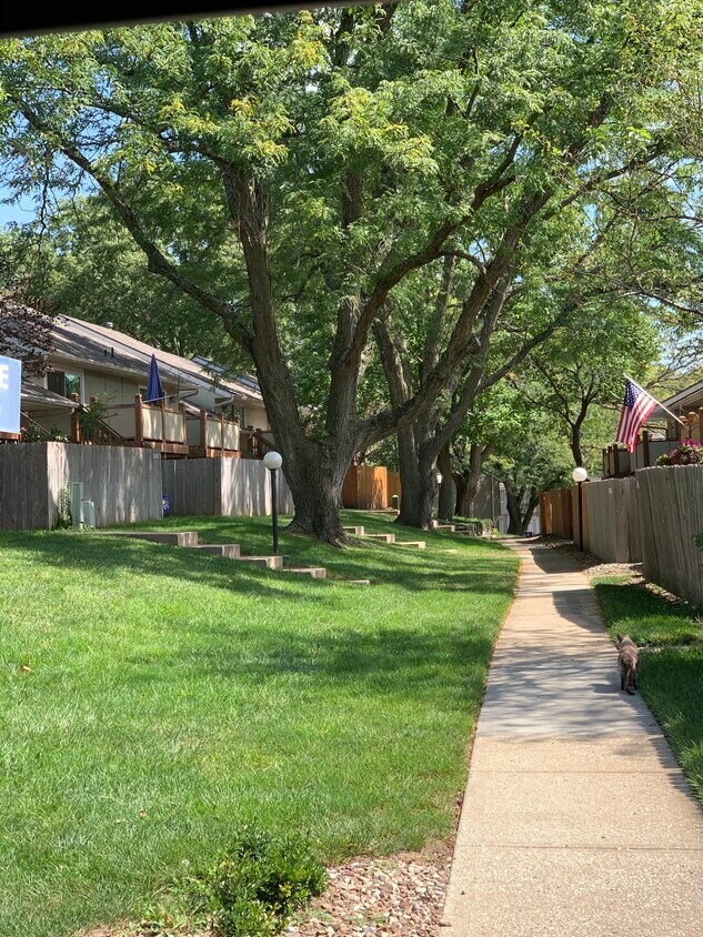 10977 Gillette St, Overland Park, KS 66210 Townhome Rentals in