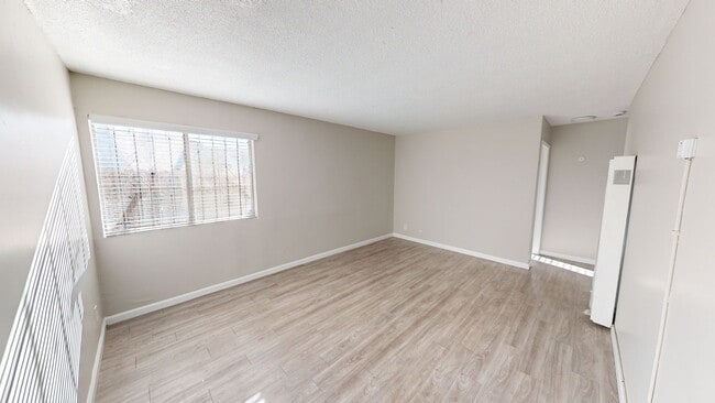 Foto del interior - 2 BED & 1 BATH UNIT AVAILABLE - LOS ANGELES!