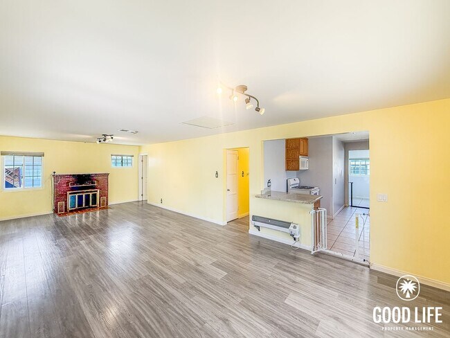 Foto del edificio - SD: Cozy 2BD/2BA Home in Ramona with Front Patio, Included Landscaping & A/C