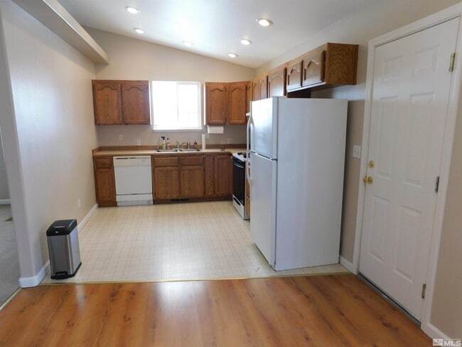 Building Photo - 817 Woodhaven Dr