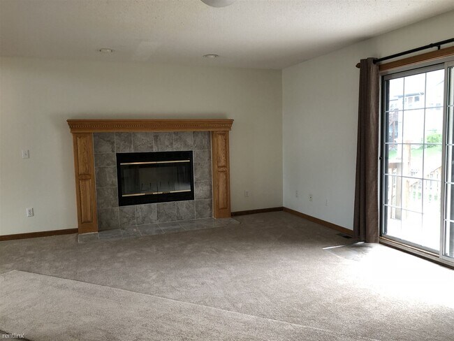 Building Photo - 4 br, 3 bath House - 3208 S Mark Twain Ave