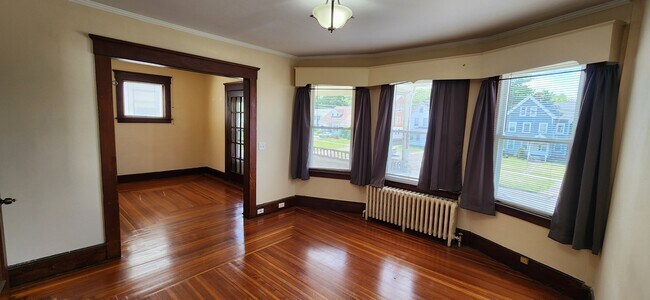 Foto del edificio - 352 Elm St