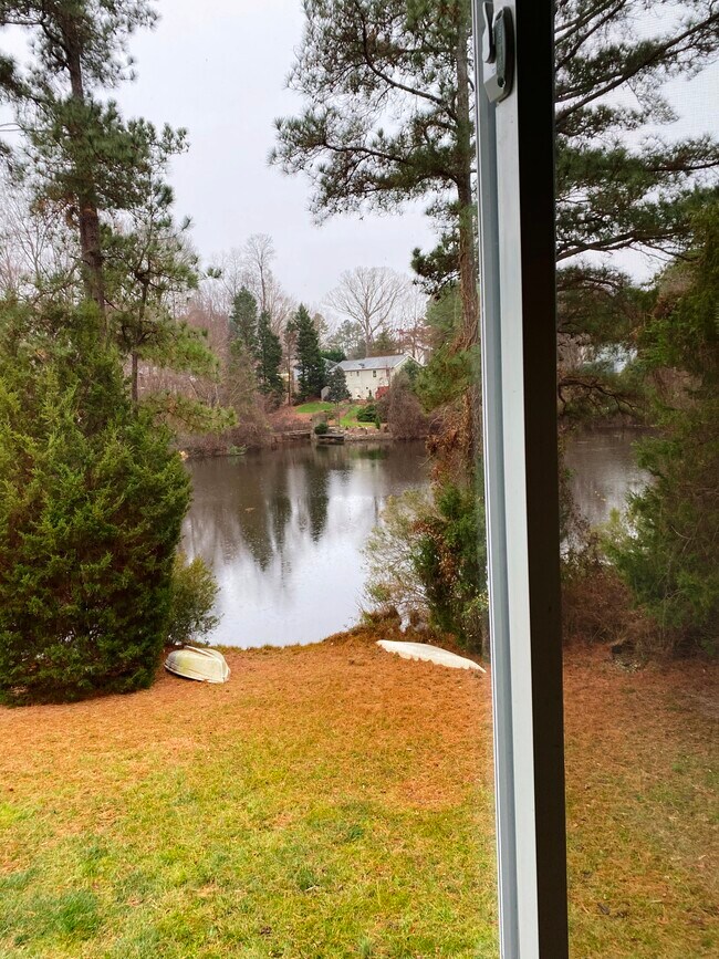Foto del edificio - 104 Wyatts Pond Ln