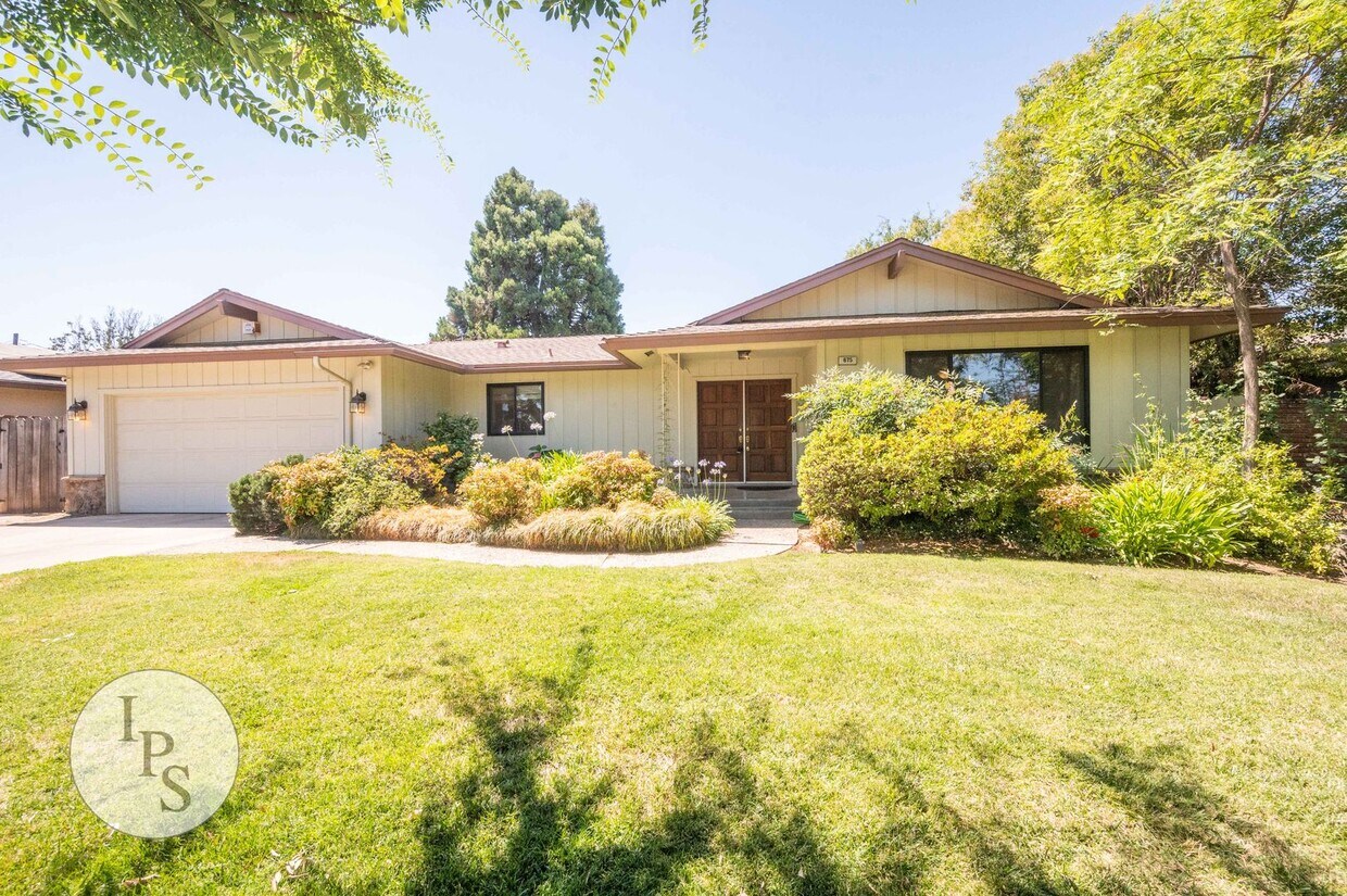 Primary Photo - Fresno Westside Home, 3BR/2BA, Built 1966 ...