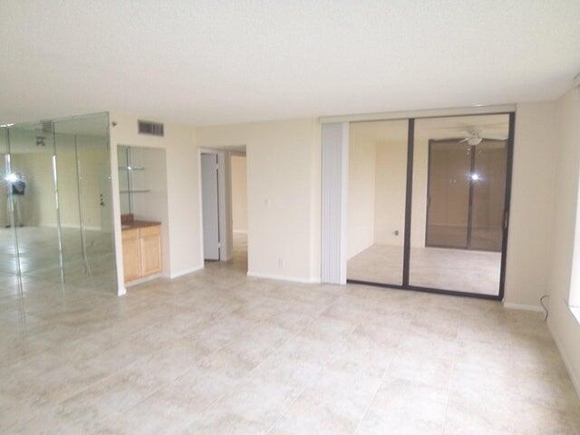 Foto del edificio - 7129 Promenade Dr