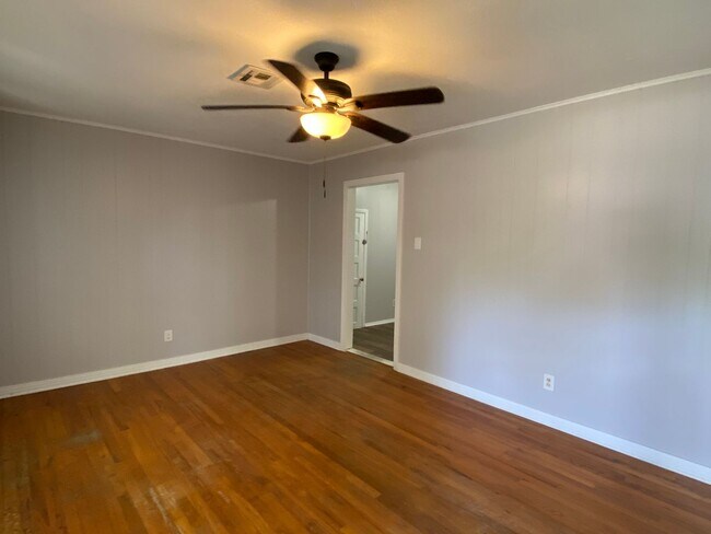 Foto del edificio - 2BD 1BA Home in South Waco - Available early August!
