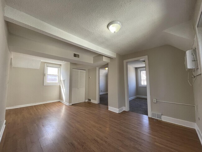 Foto del edificio - 2113 5th St NE