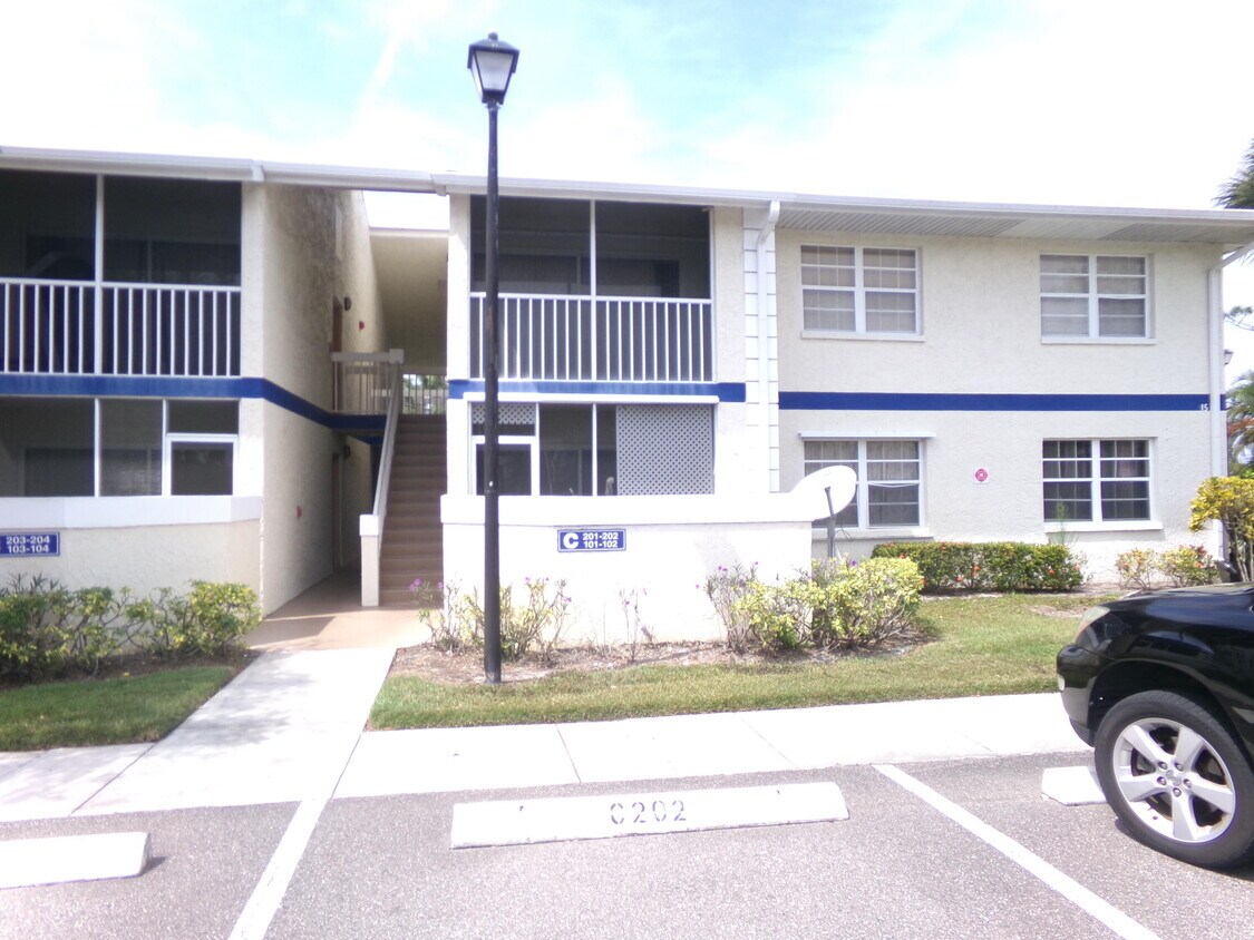 Foto principal - 1504 SE Royal Green Cir