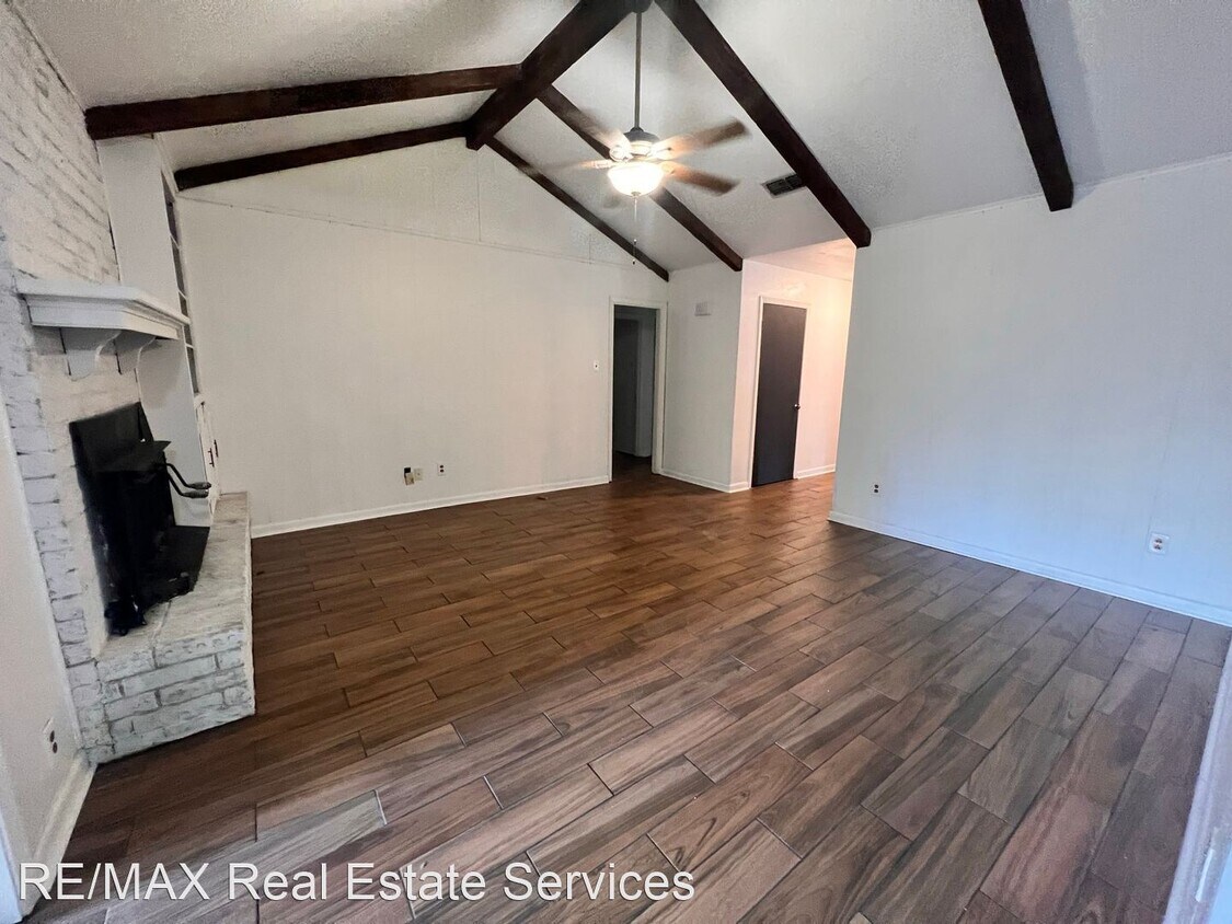 3 br, 2 bath House 308 Short Leaf Drive House Rental in Haughton