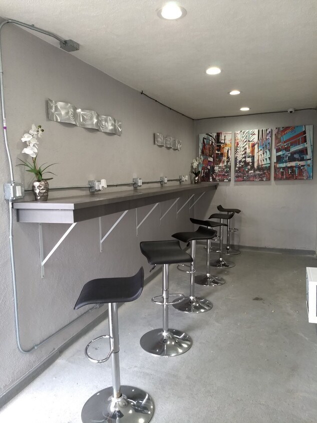 West Adams Studio Apartments Apartments in Los Angeles, CA Westside