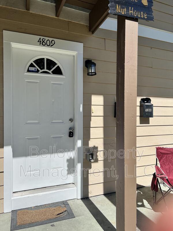 Building Photo - 4809 Thrush St