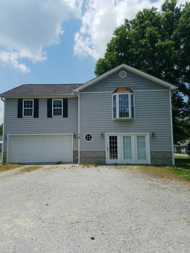 Primary Photo - Beautiful 2 Bedroom 2 Bath with spacious b...
