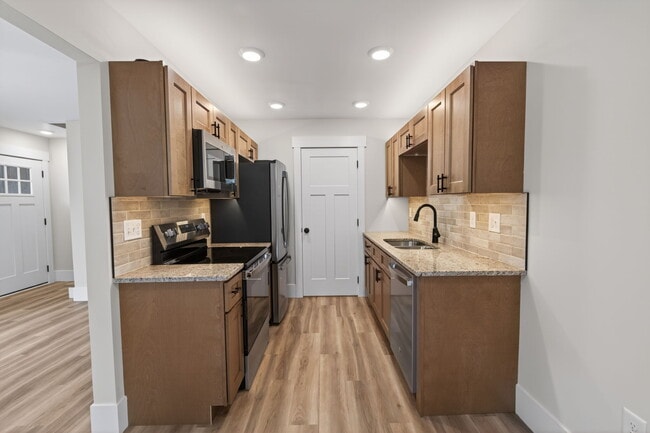 Building Photo - 355 Beechwood Ln