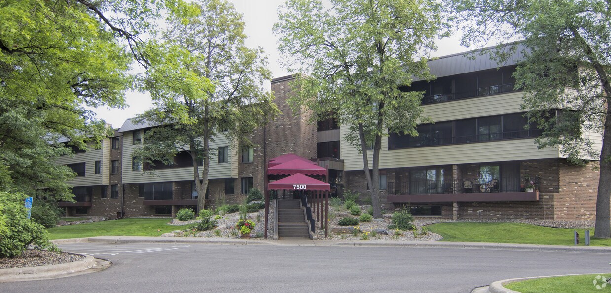 Windwood Condominiums Apartments Edina, MN